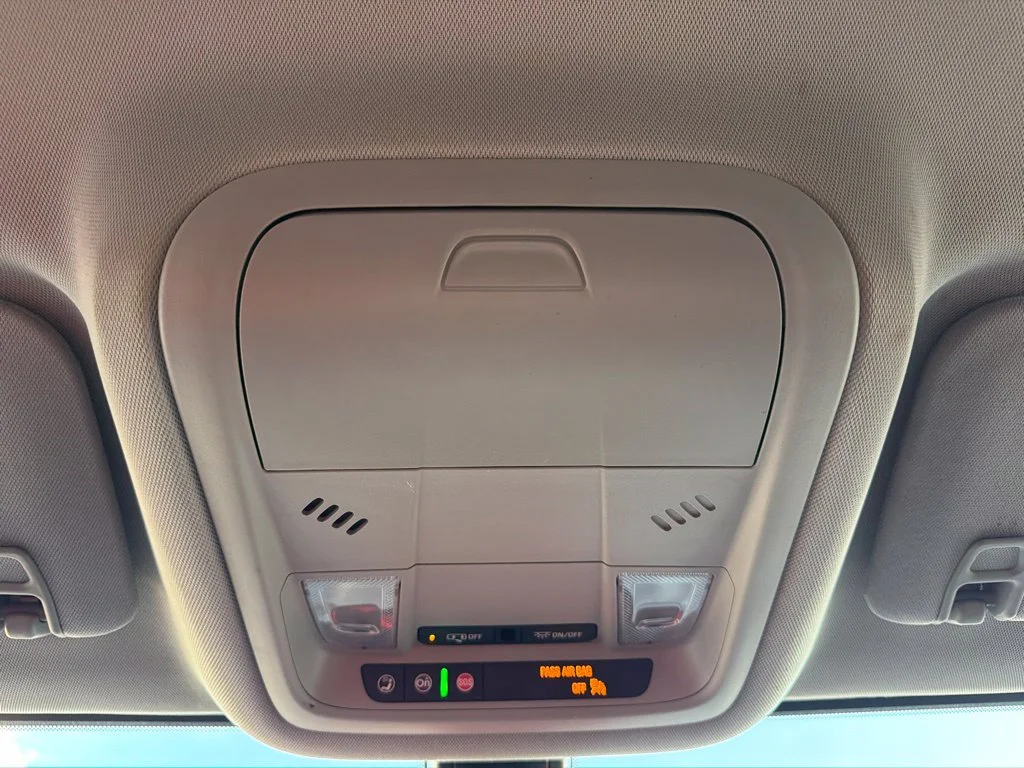 Used 2020 White GMC SLE image 15