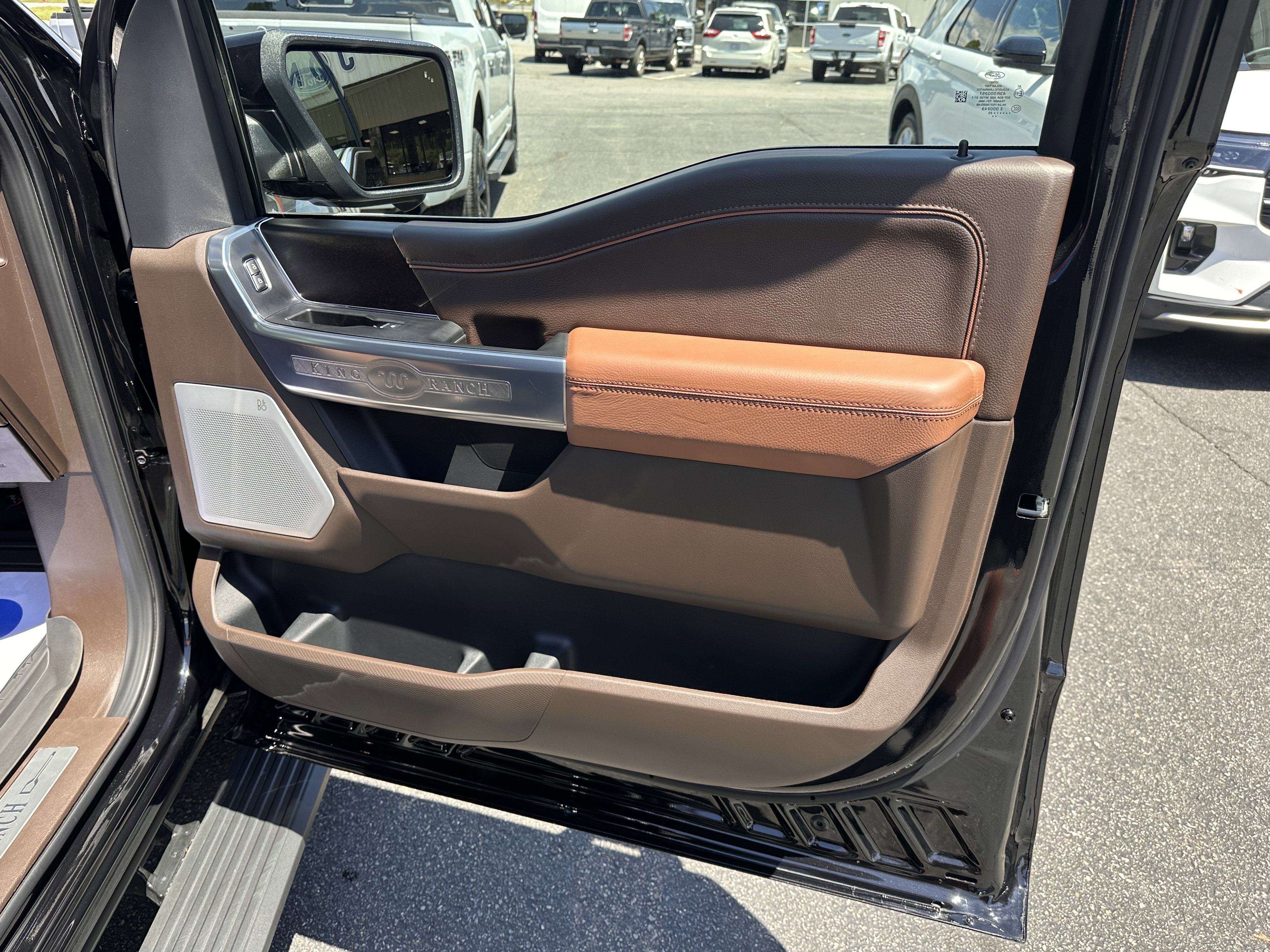 Certified Used 2025 Agate Black Metallic Ford King Ranch image 15
