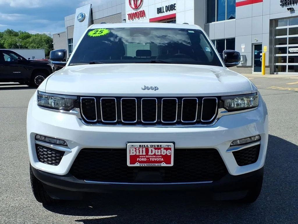 Used 2025 White Jeep Limited image 17