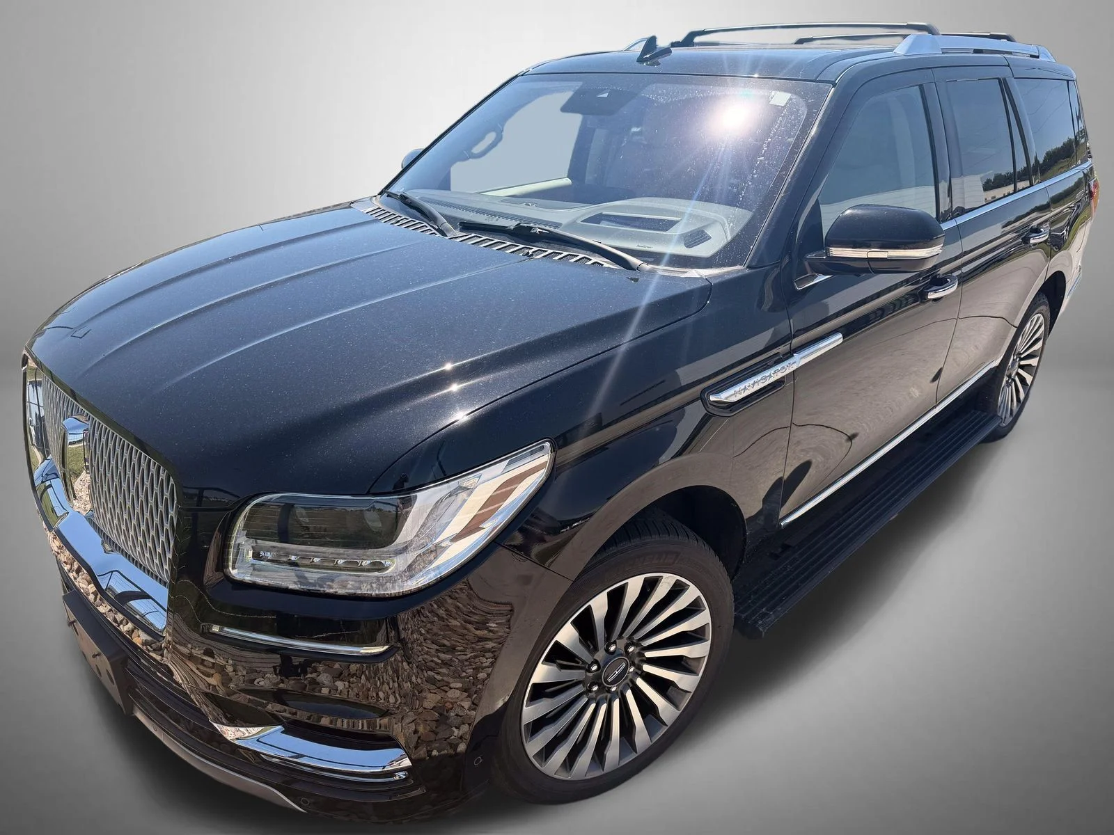 Used 2019 Black Lincoln Reserve image 2