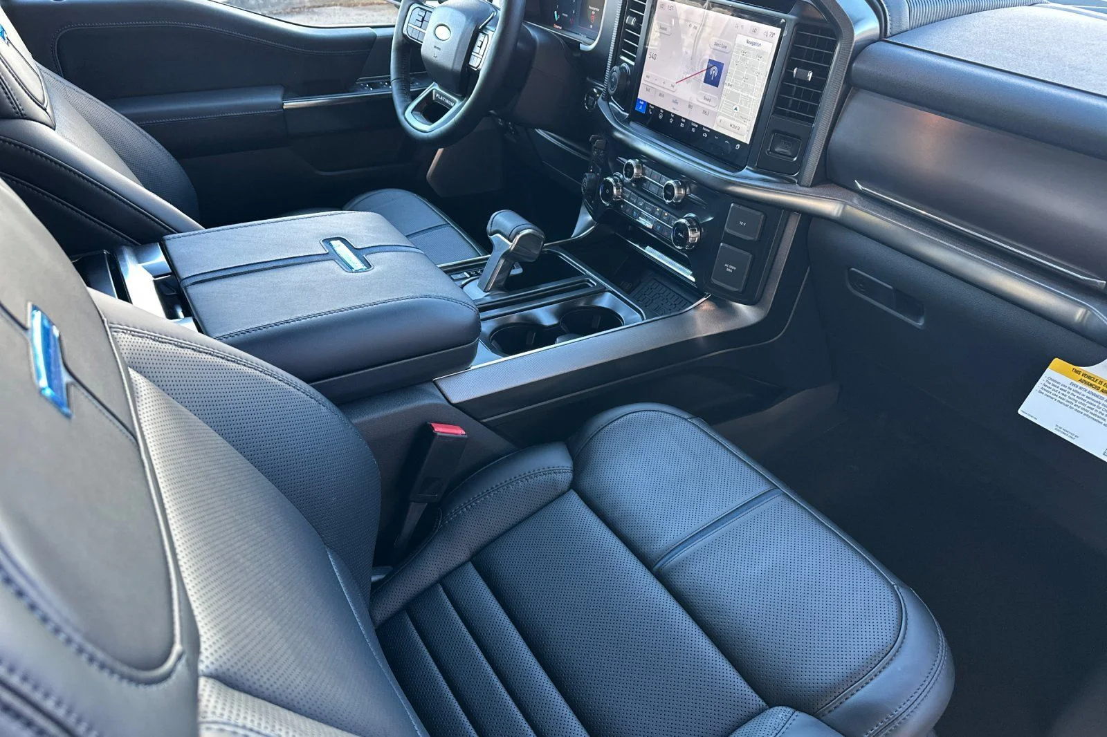 New 2025 Star White Metallic Tri-Coat Ford Platinum® image 11