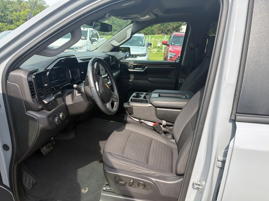 Used 2024 Gray Chevrolet LT image 13