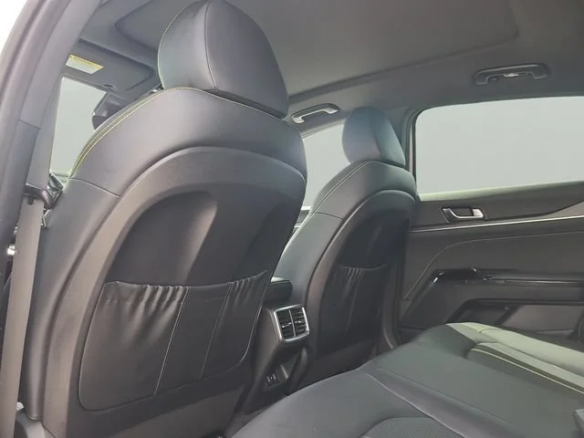 Used 2025  Kia GT image 10