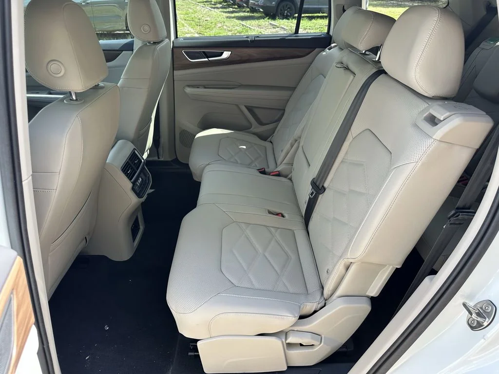 New 2026 White/off-white Volkswagen 2.0T SE w/Technology image 15
