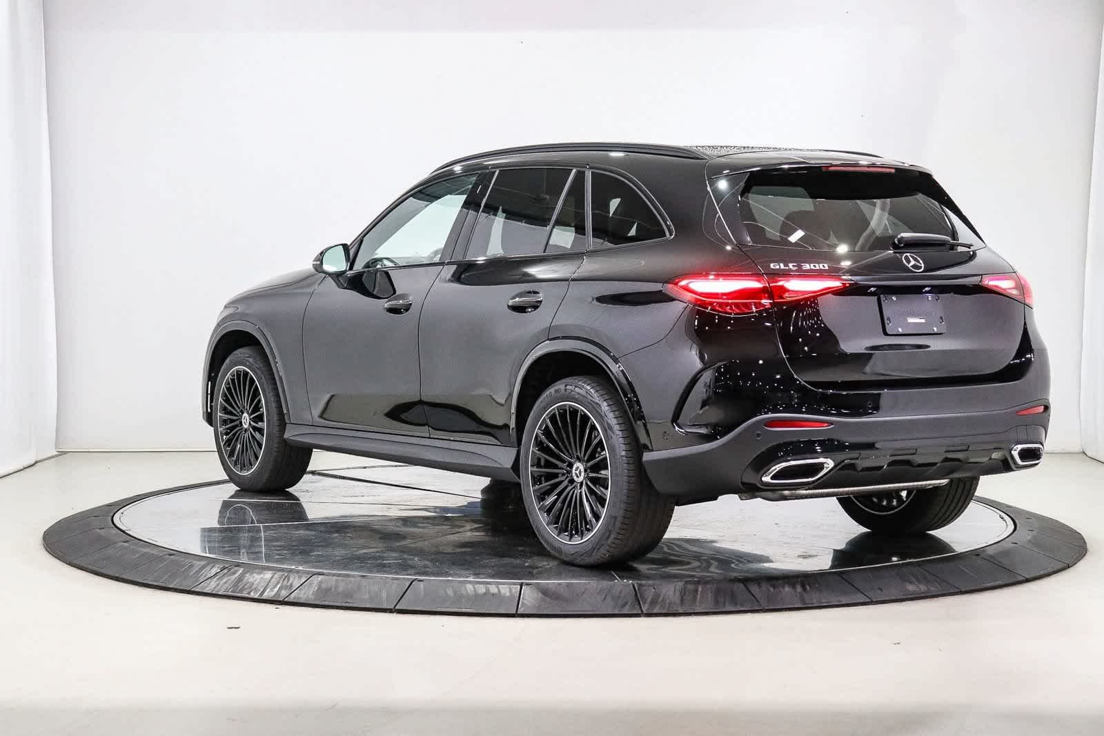 New 2027 Black Mercedes-Benz GLC 300 image 2