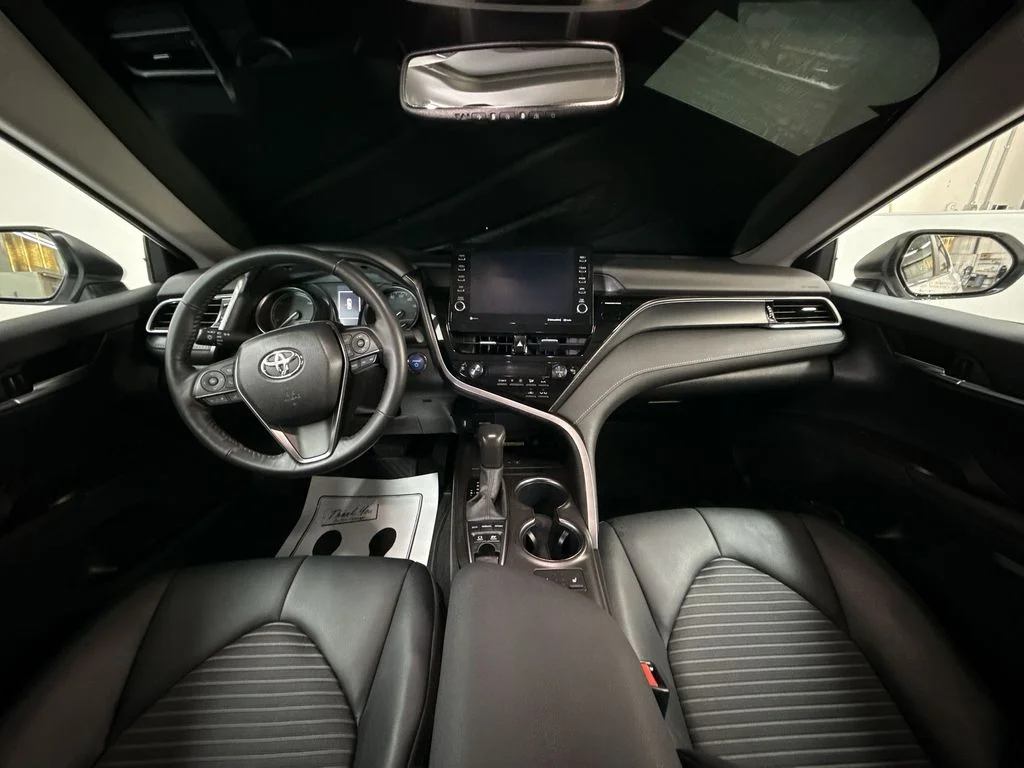 Used 2024 Ice Toyota SE image 19