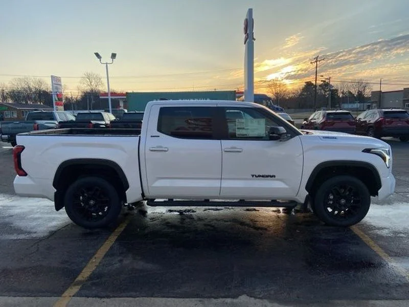 2026 Toyota Tundra Limited - Photo 6