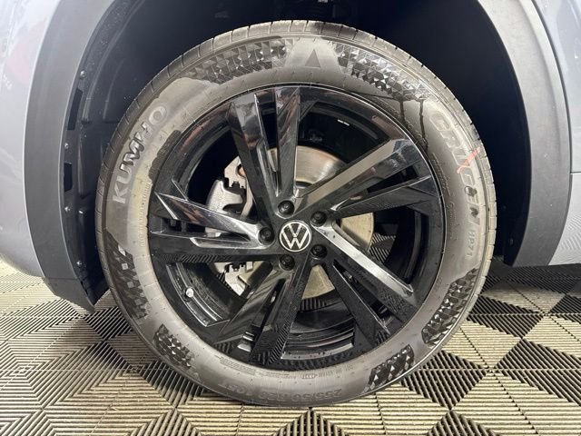 New 2026 Gray Volkswagen SEL R-Line Black image 9