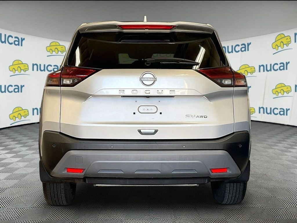Used 2023 Silver Nissan SV image 5