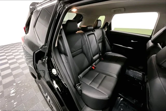 2025 Nissan Rogue SL - Photo 33