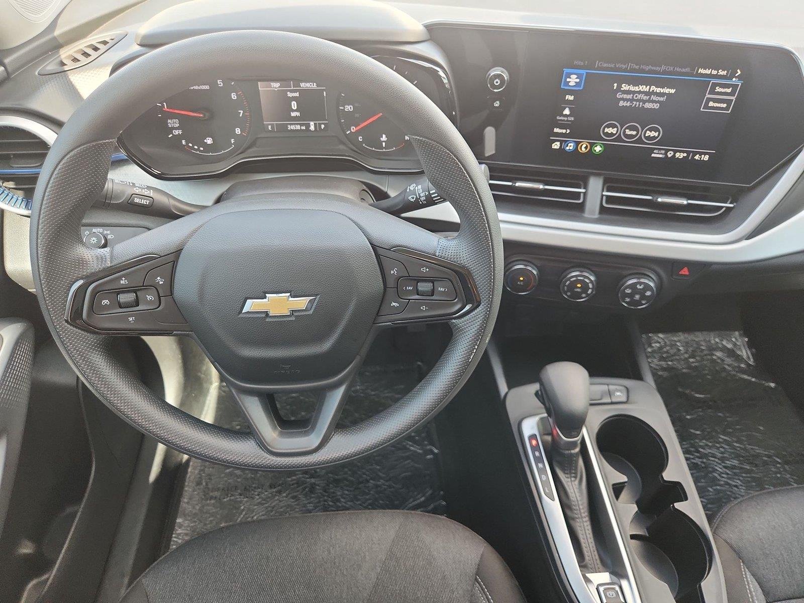 Used 2025 Summit White Chevrolet LS image 11