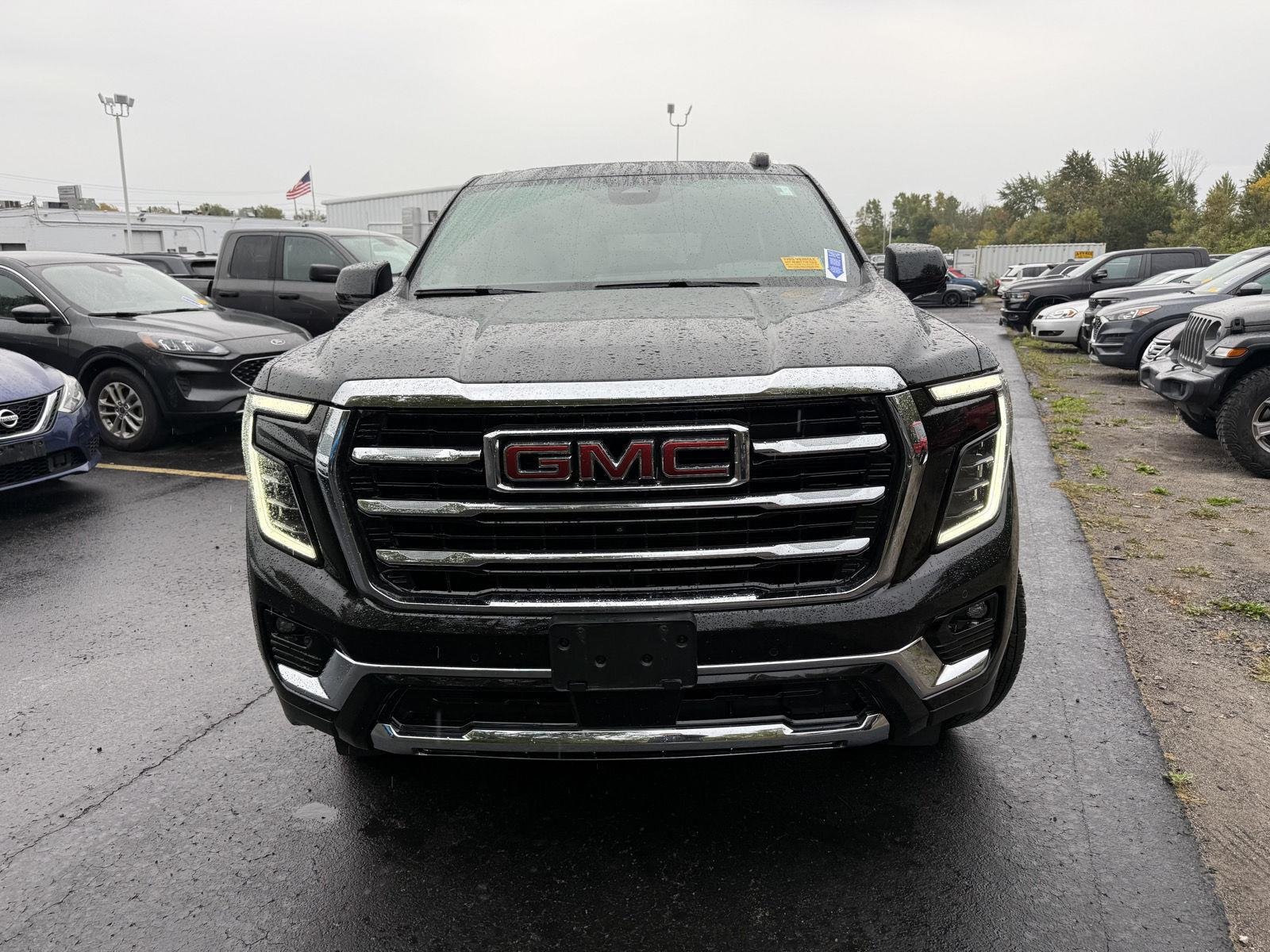 Used 2025 Onyx Black GMC Elevation image 6
