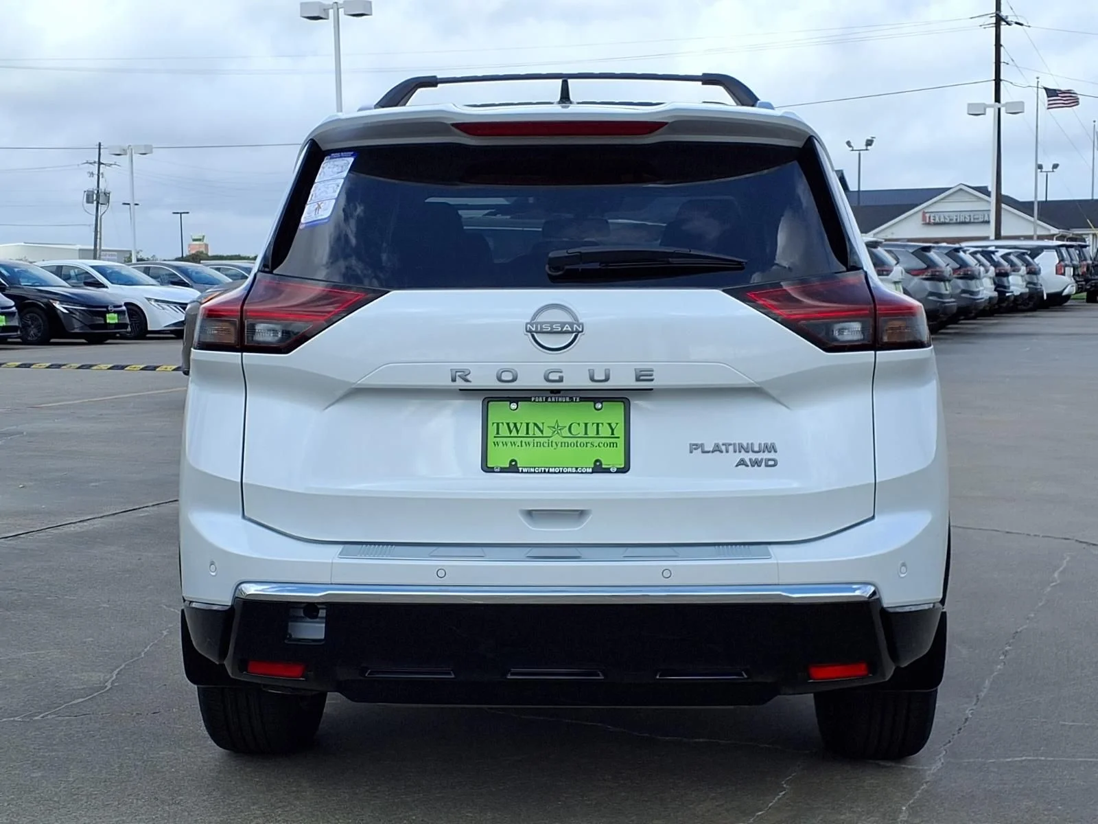 New 2026 White Nissan Platinum image 4