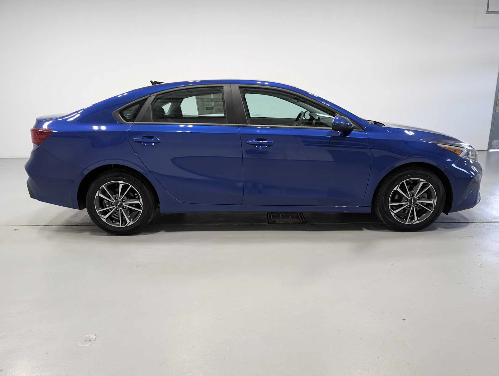 Certified Used 2023 Deep Sea Blue Kia LXS image 7
