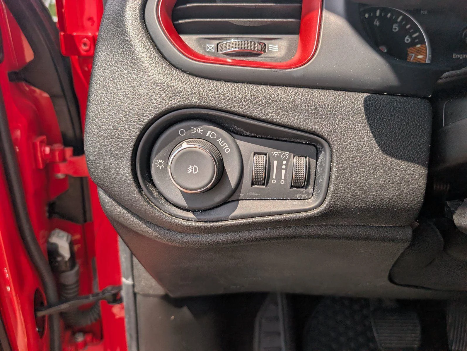 Used 2023 Colorado Red Clearcoat Jeep Trailhawk image 31