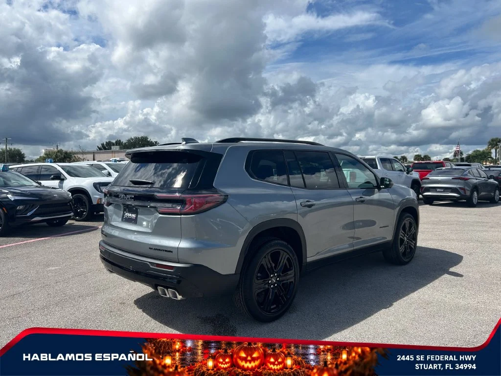 New 2027 Sterling Metallic GMC Elevation image 7