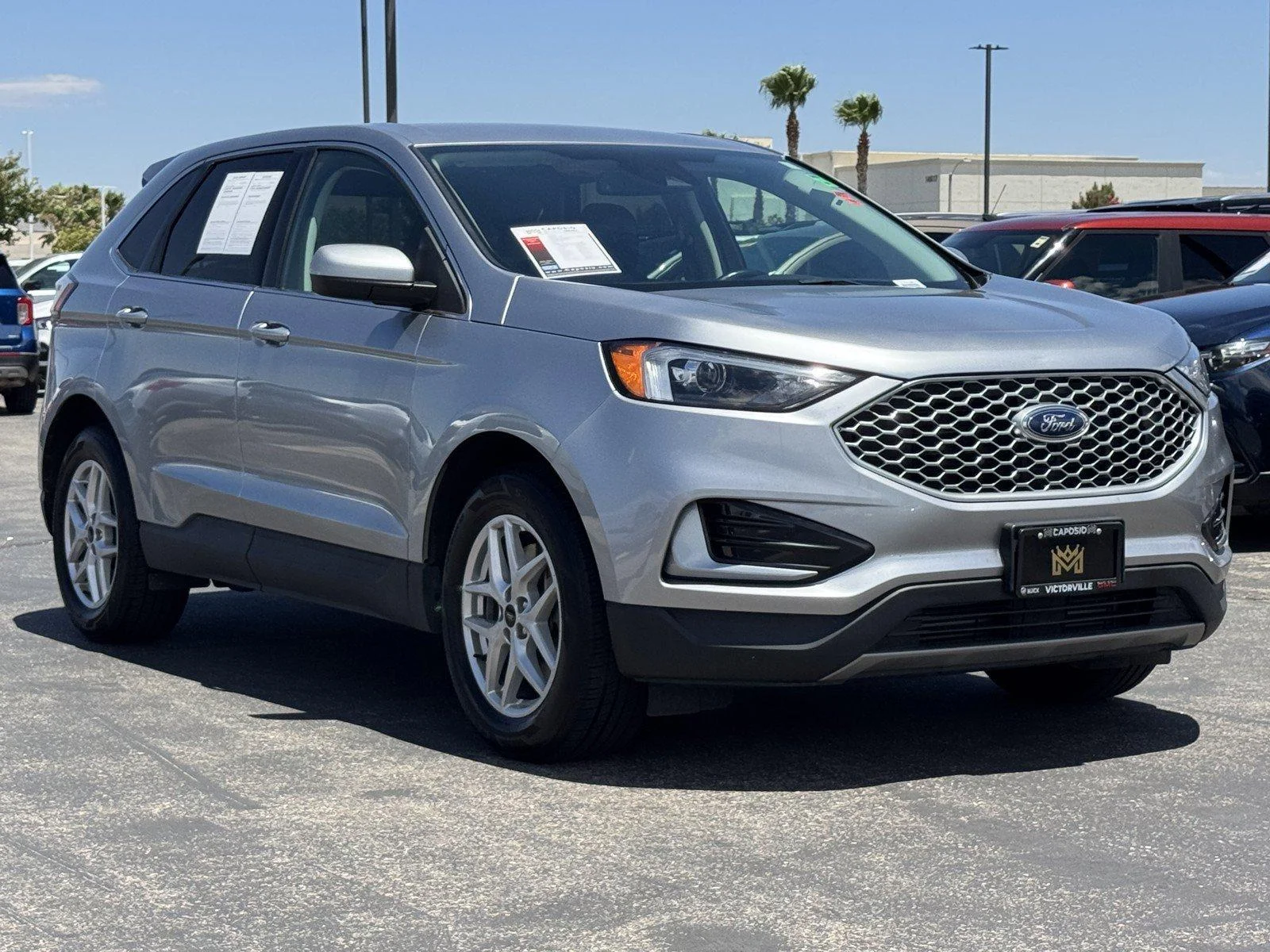 Used 2023  Ford SEL image 1
