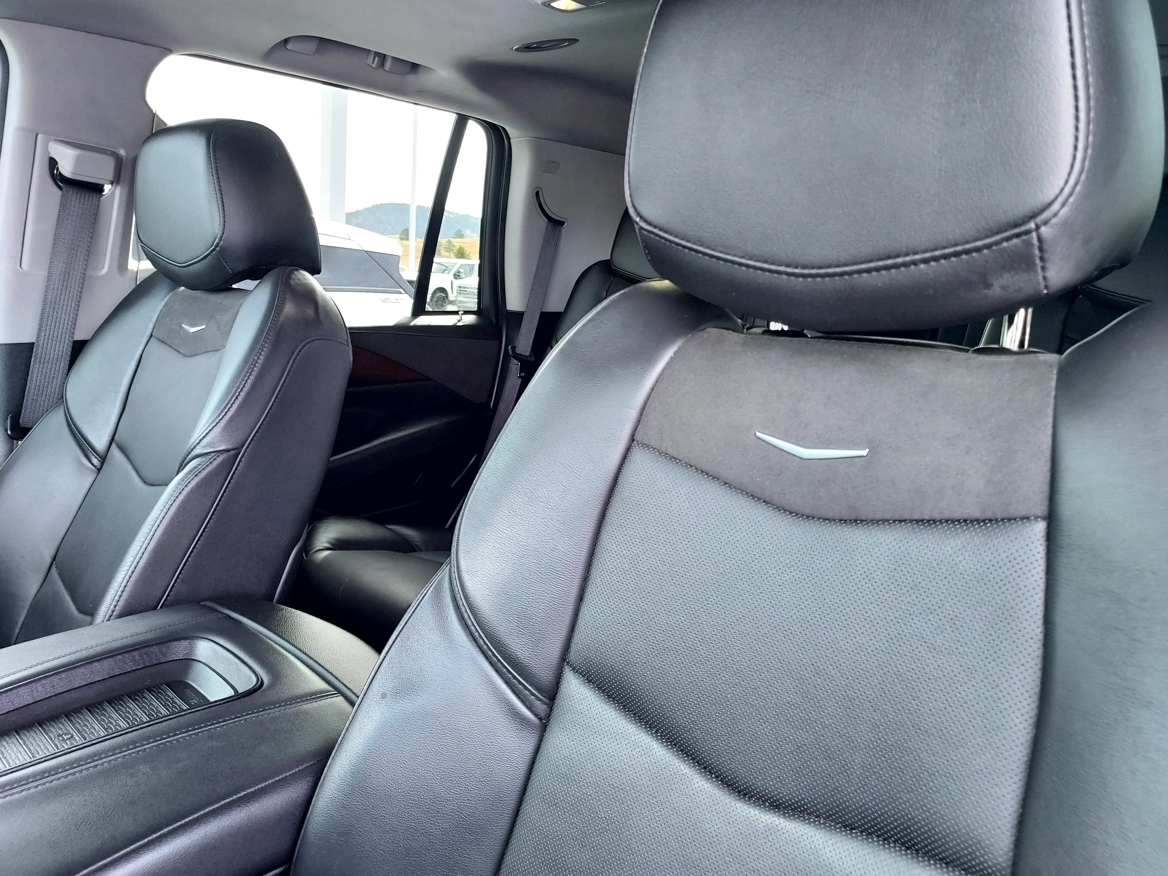 Used 2020 Crystal White Tricoat Cadillac Luxury image 13
