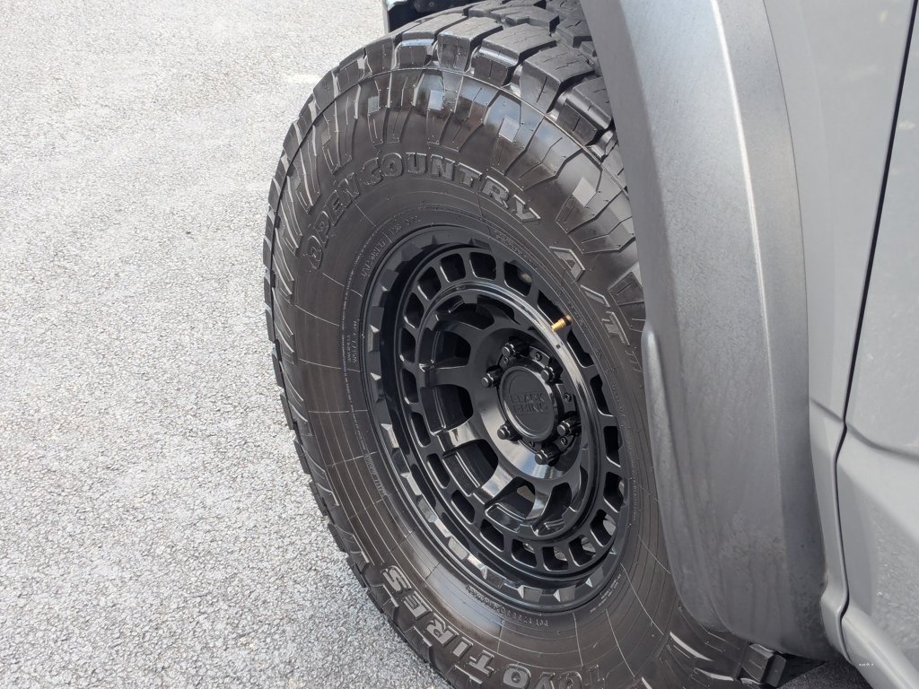 Used 2021  Ford Raptor image 9