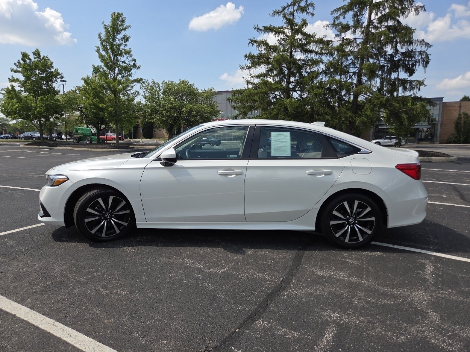 Certified Used 2024 Platinum White Pearl Honda EX image 18