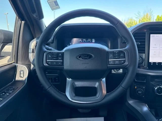 Used 2025 Oxford White Ford XLT image 20