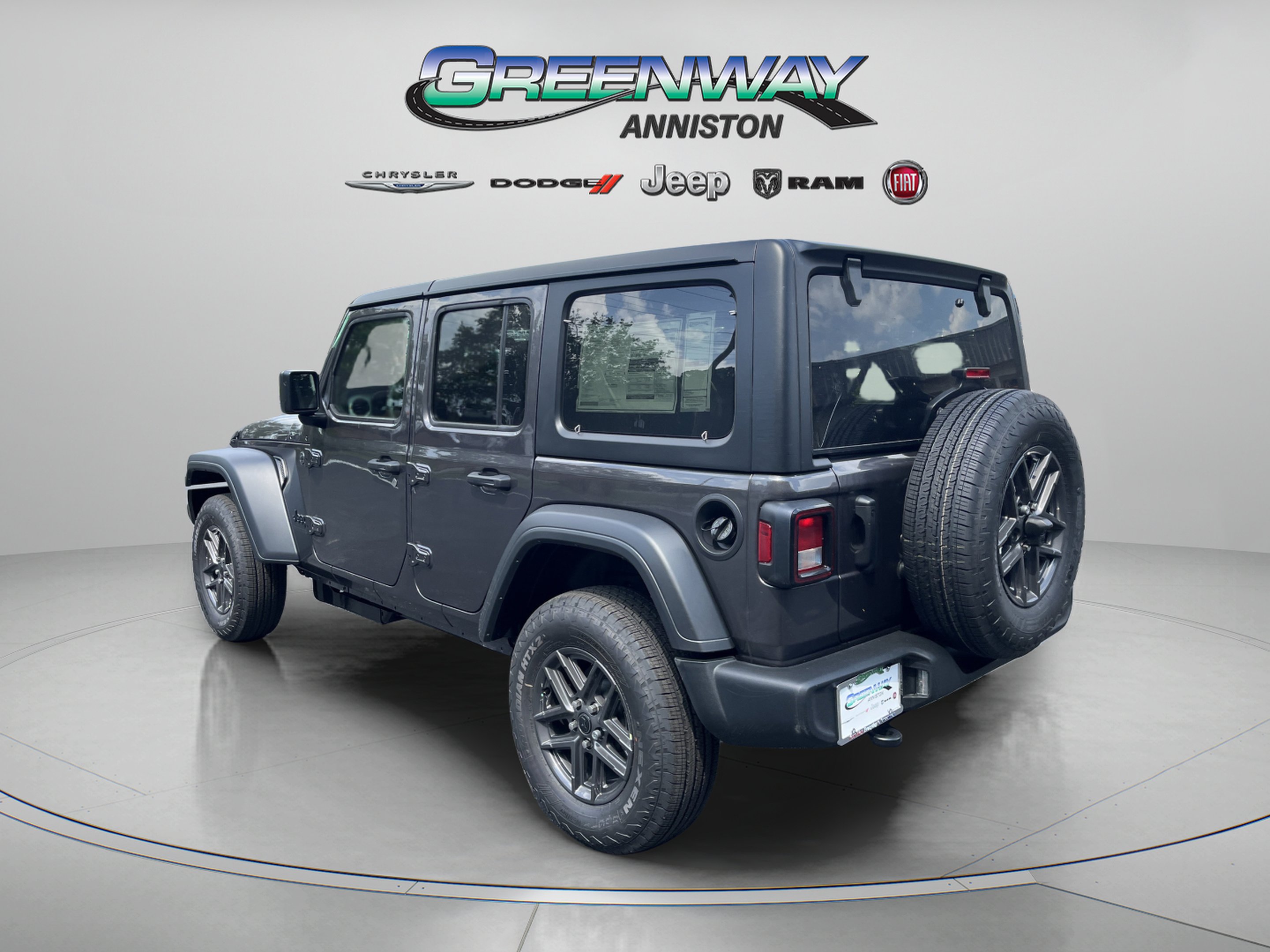 New 2026 Granite Crystal Metallic Clearcoat Jeep Sport S image 5