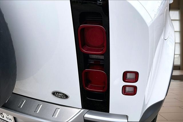Used 2020 White Land Rover HSE image 28