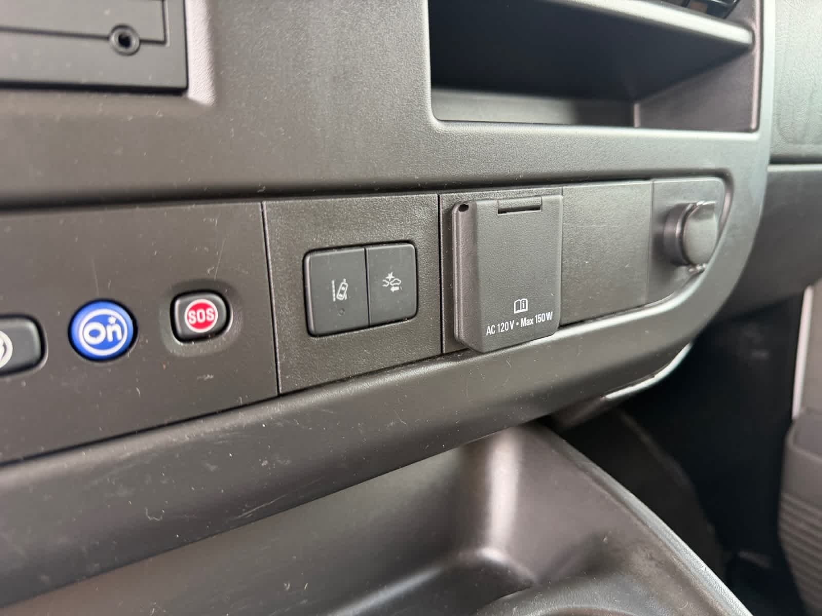 Used 2025 Summit White Chevrolet LT image 26