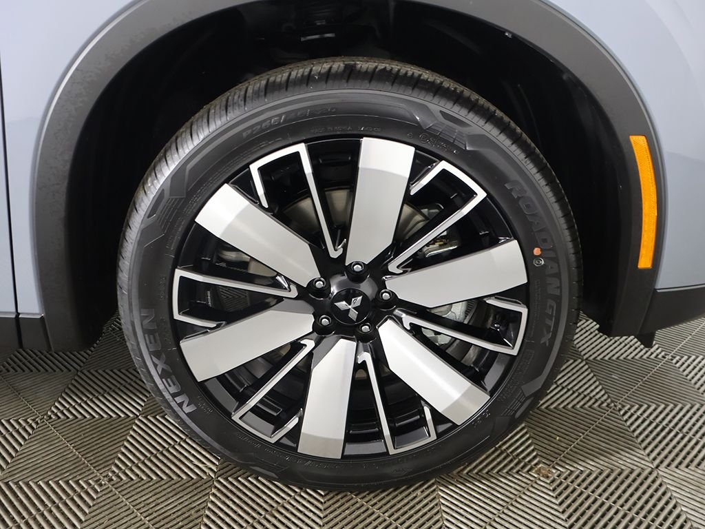 New 2026 Gray Mitsubishi SE image 21