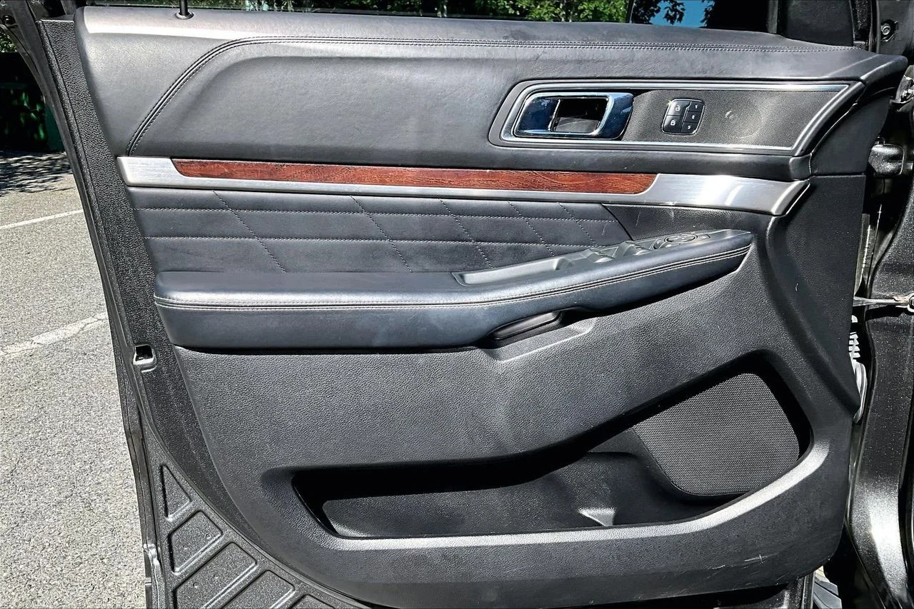 Certified Used 2018 Gray Ford Platinum image 28