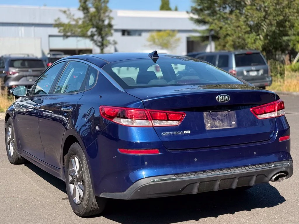 Used 2020 Horizon Blue Kia LX image 3