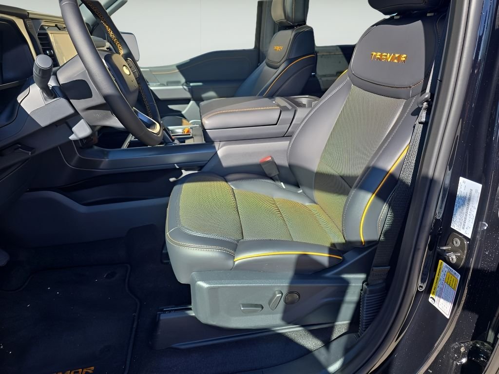 New 2025 Agate Black Metallic Ford Tremor® image 13