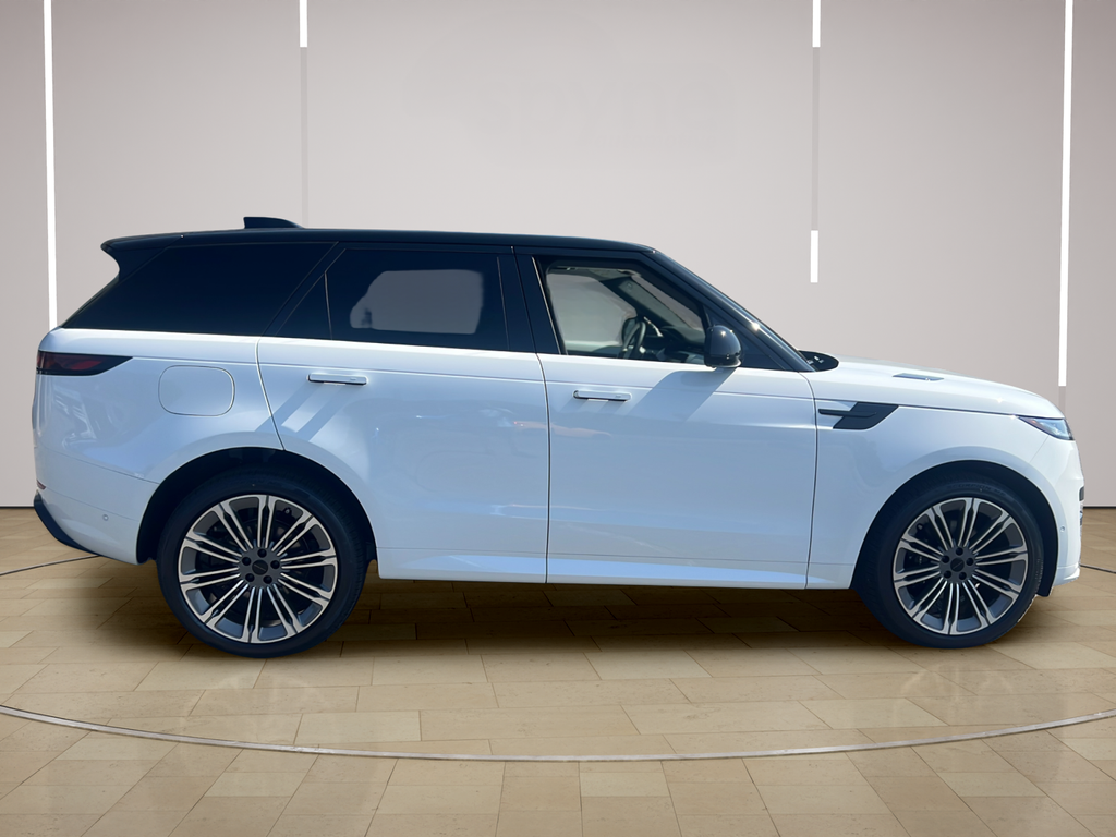 New 2026 Fuji White LAND ROVER Dynamic SE image 8