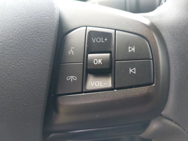 Used 2025 Beige Ford Select image 18