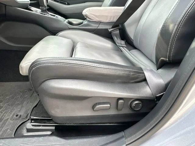 Used 2022 Silver Subaru Limited image 13