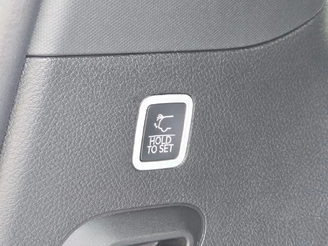 New 2026 Silver Zynith Jeep Summit Reserve image 30