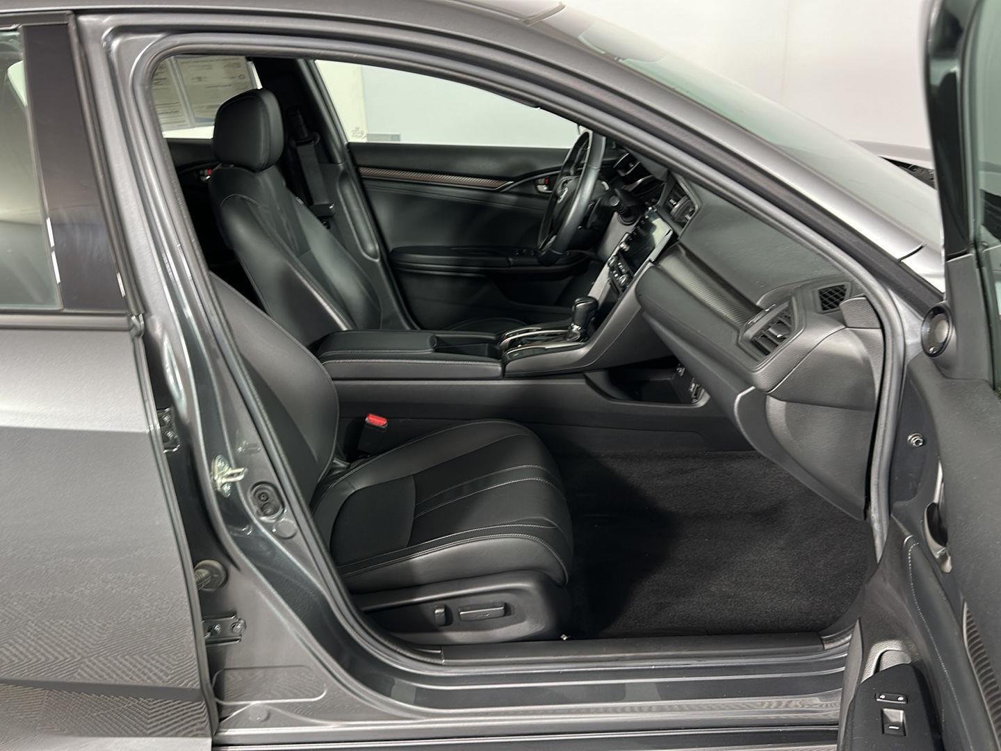 Used 2019 Polished Metal Metallic Honda Sport Touring image 32