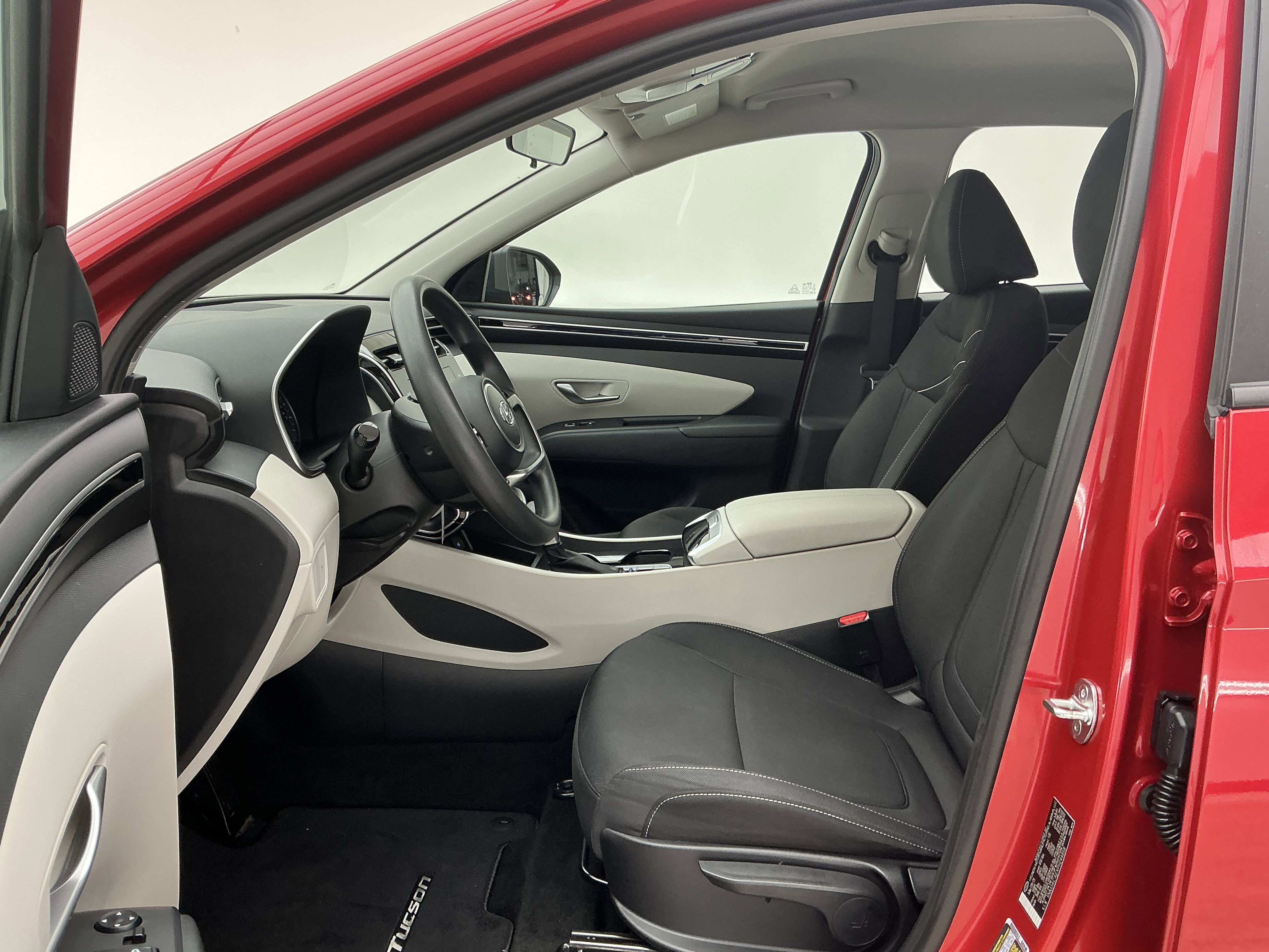 2023 Hyundai Tucson SE - Photo 17