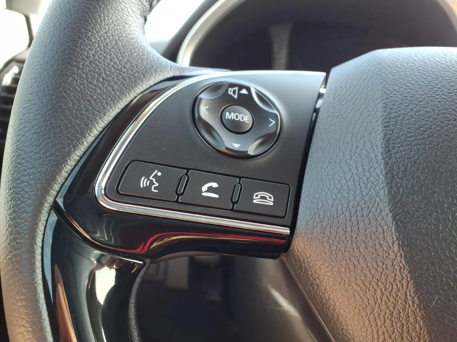 Used 2024 Red Diamond Mitsubishi SE image 21