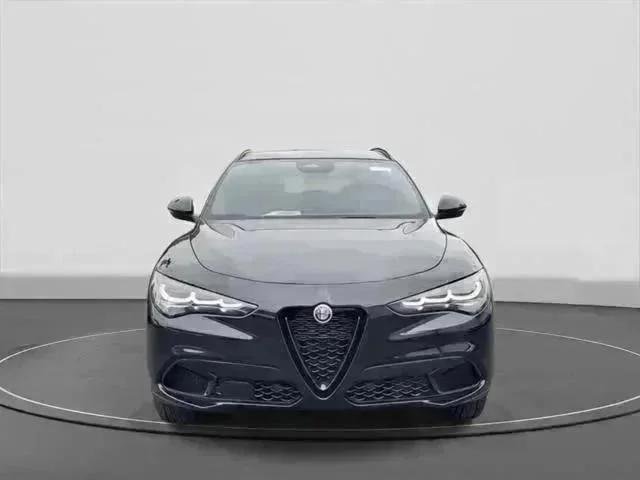 New 2025 Vulcano Black Metallic Exterior Paint Alfa Romeo  image 2