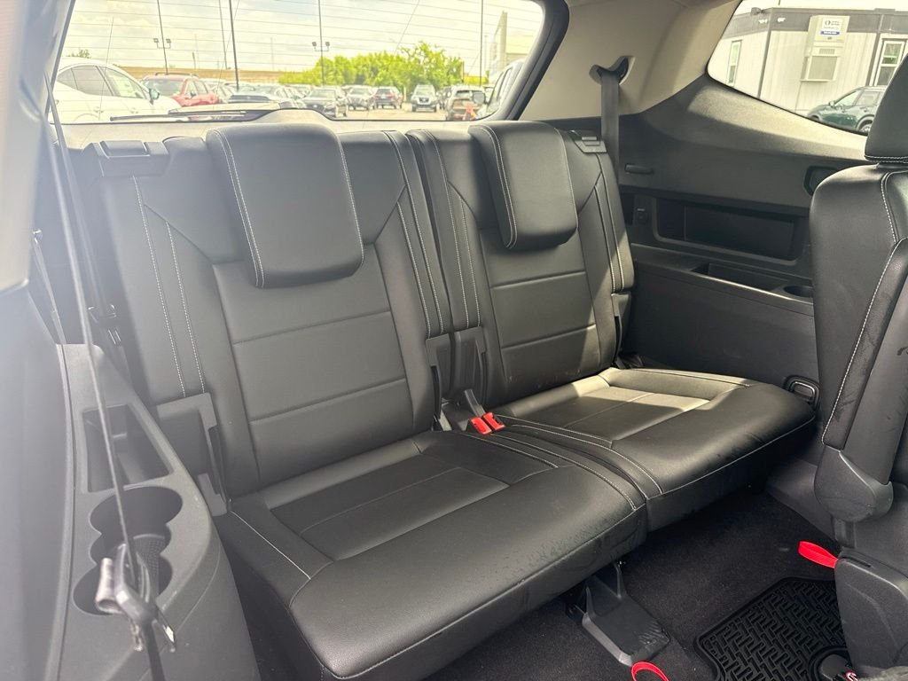 Used 2022 Silver Volkswagen 3.6L V6 SE w/Technology image 16