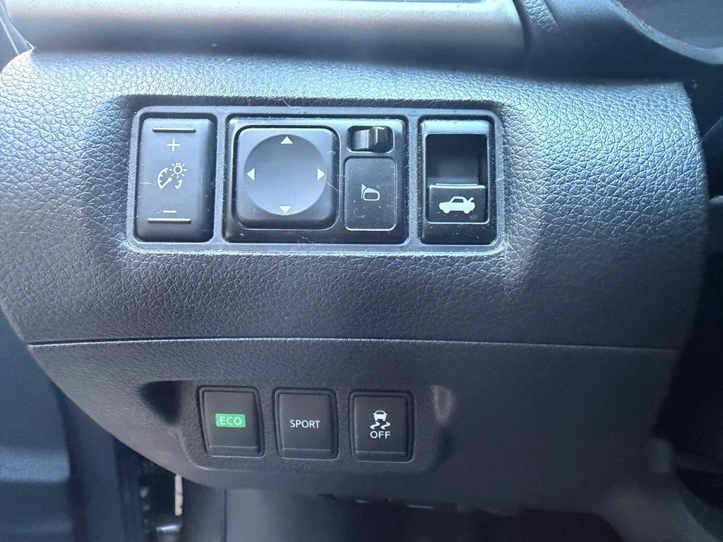 Used 2015 Gun Metallic Nissan S image 15