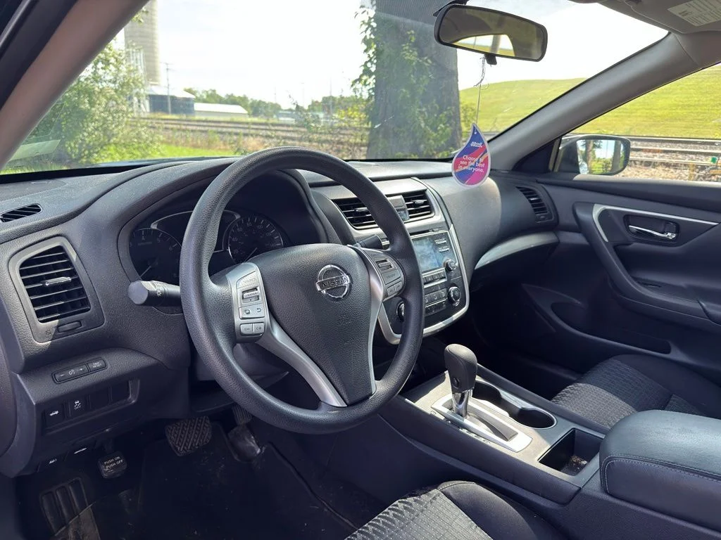 Used 2016 Black Nissan 2.5 S image 3