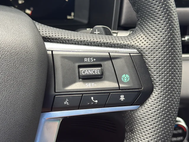 Used 2025 Silver Mitsubishi SEL image 22