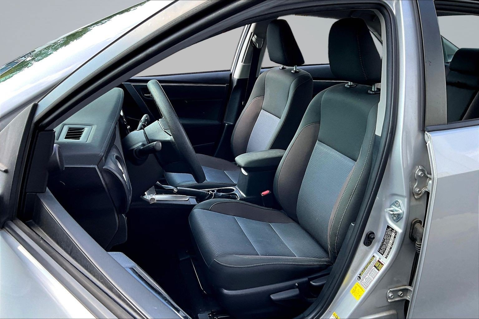 Used 2017 Silver Toyota LE image 19