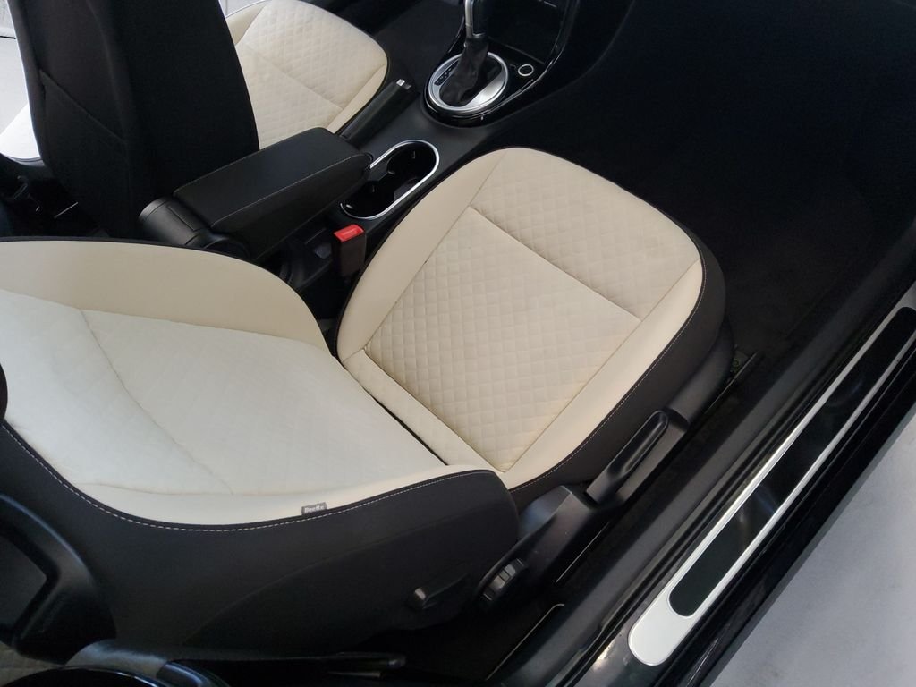 2019 Volkswagen Beetle SE - Photo 14