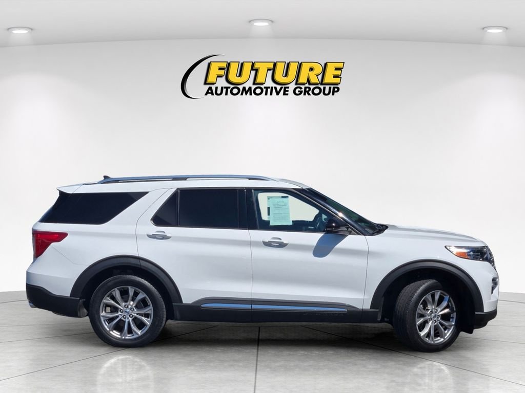 Used 2022 White Ford Limited image 3
