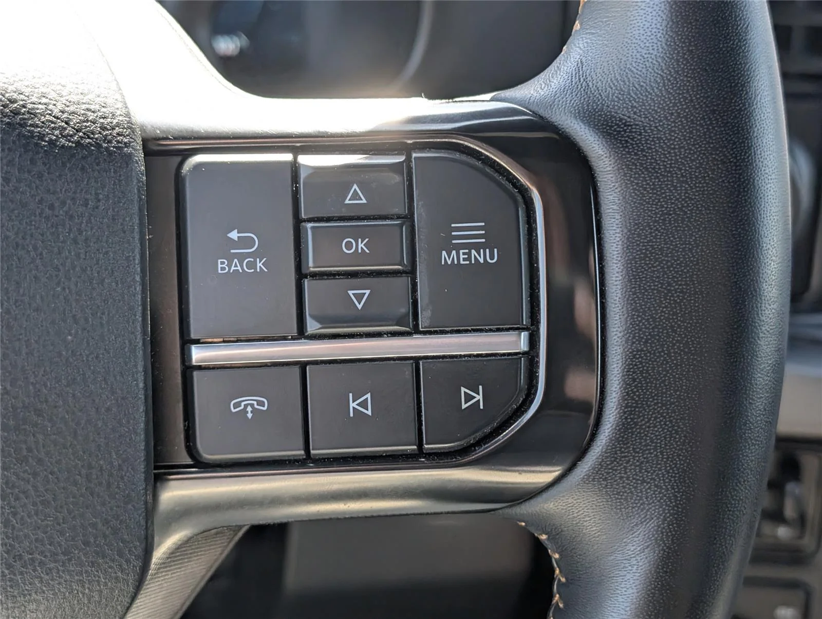 Used 2024 Iconic Silver Ford Platinum image 27