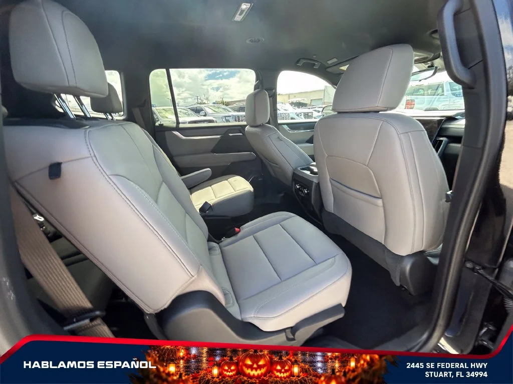 Used 2026 Ebony Twilight Metallic GMC Elevation image 19