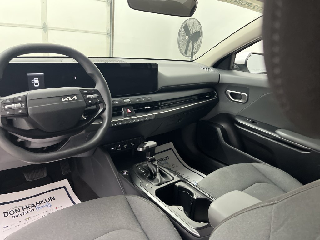 Used 2025 White Kia LX image 14